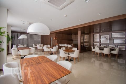 Image 20 - 250743